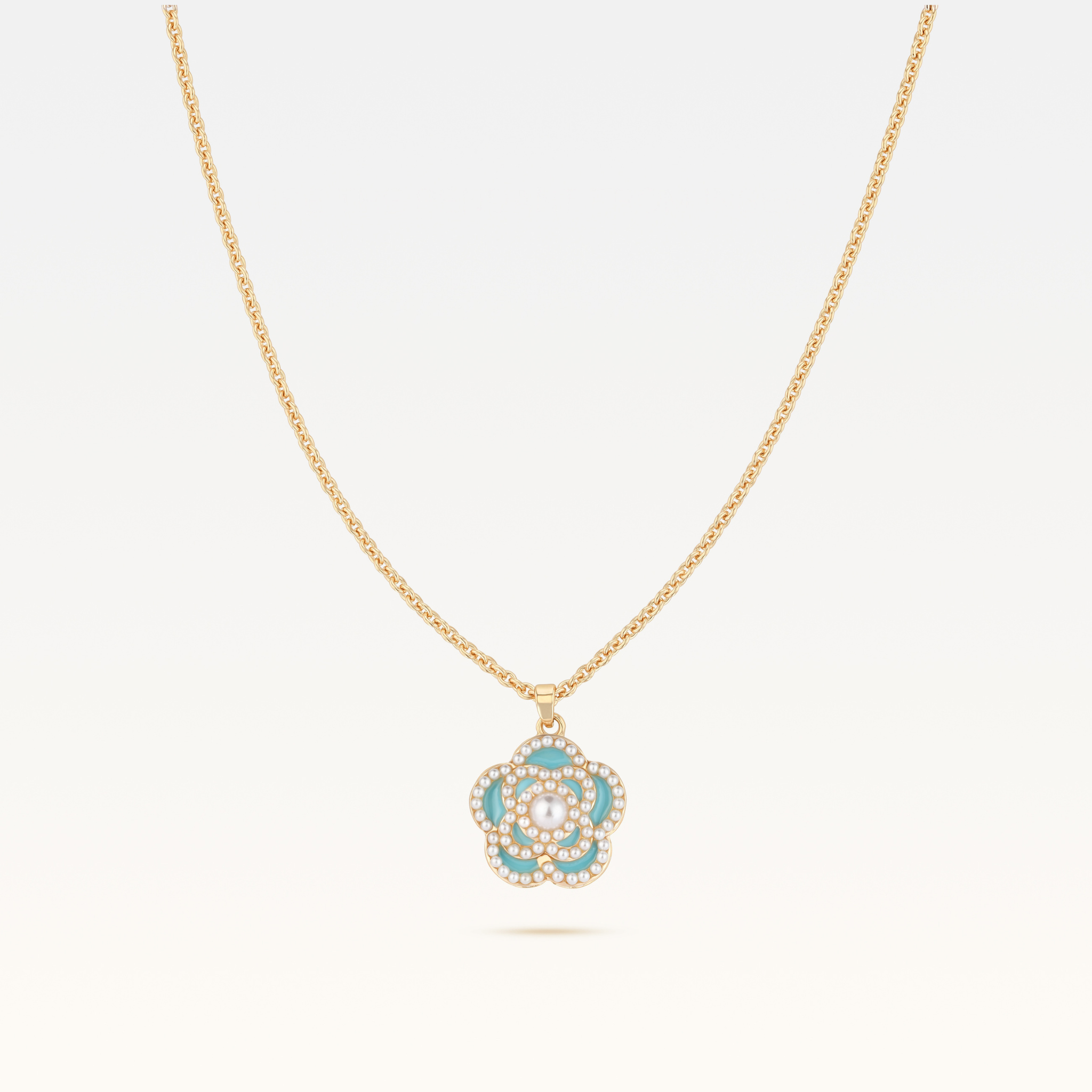 MB Signature Gold-Plated Azure Breeze Camélia Pearl Necklace
