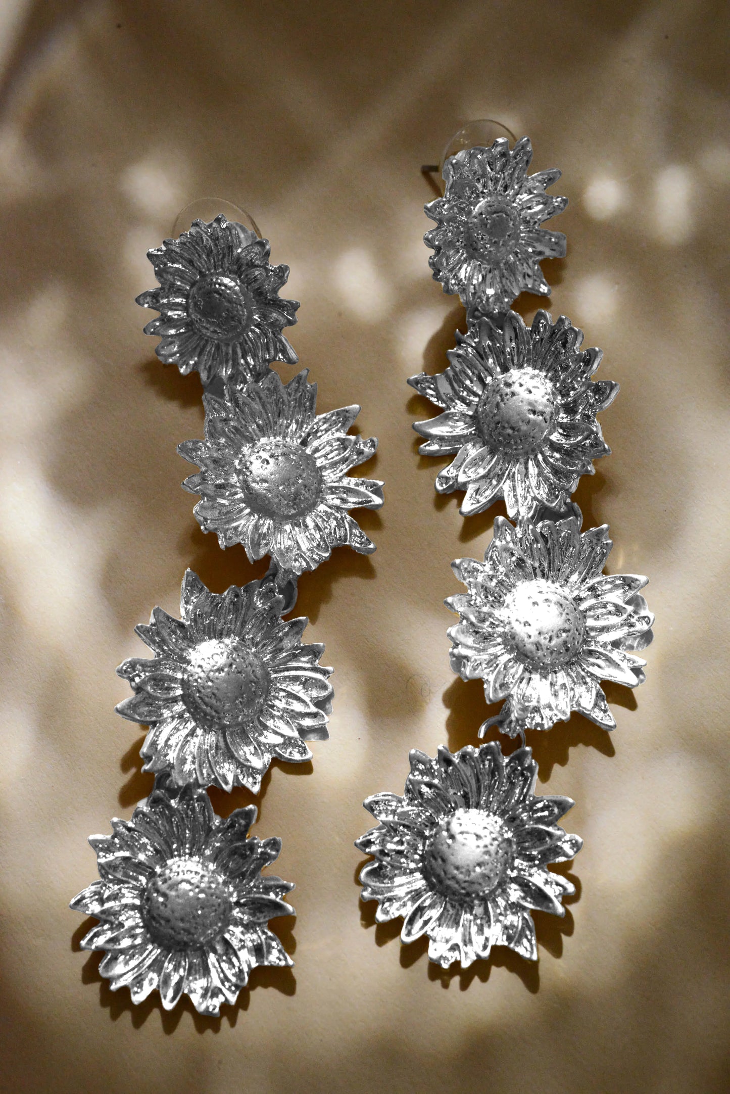 Sunny Flower Earrings - Silver