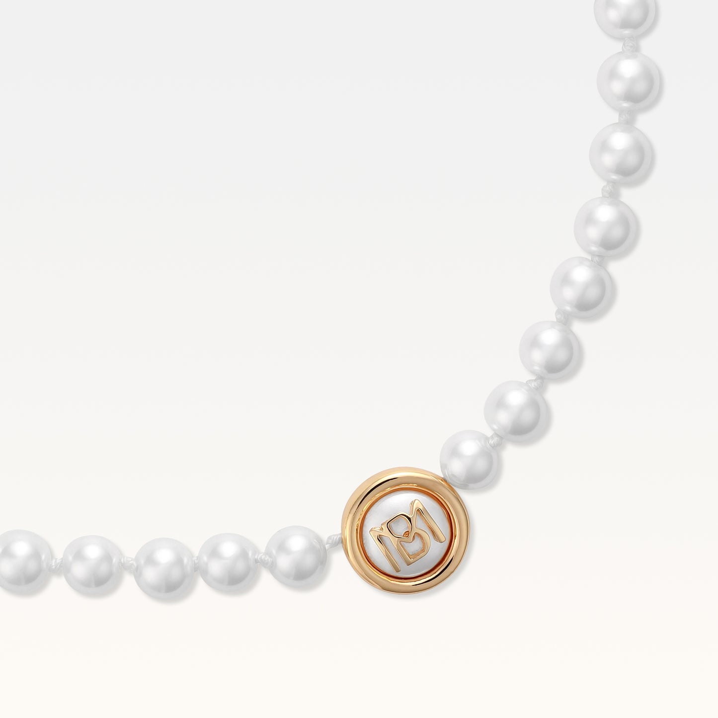 MB Signature Elegant Gold-Plated Pearl Choker