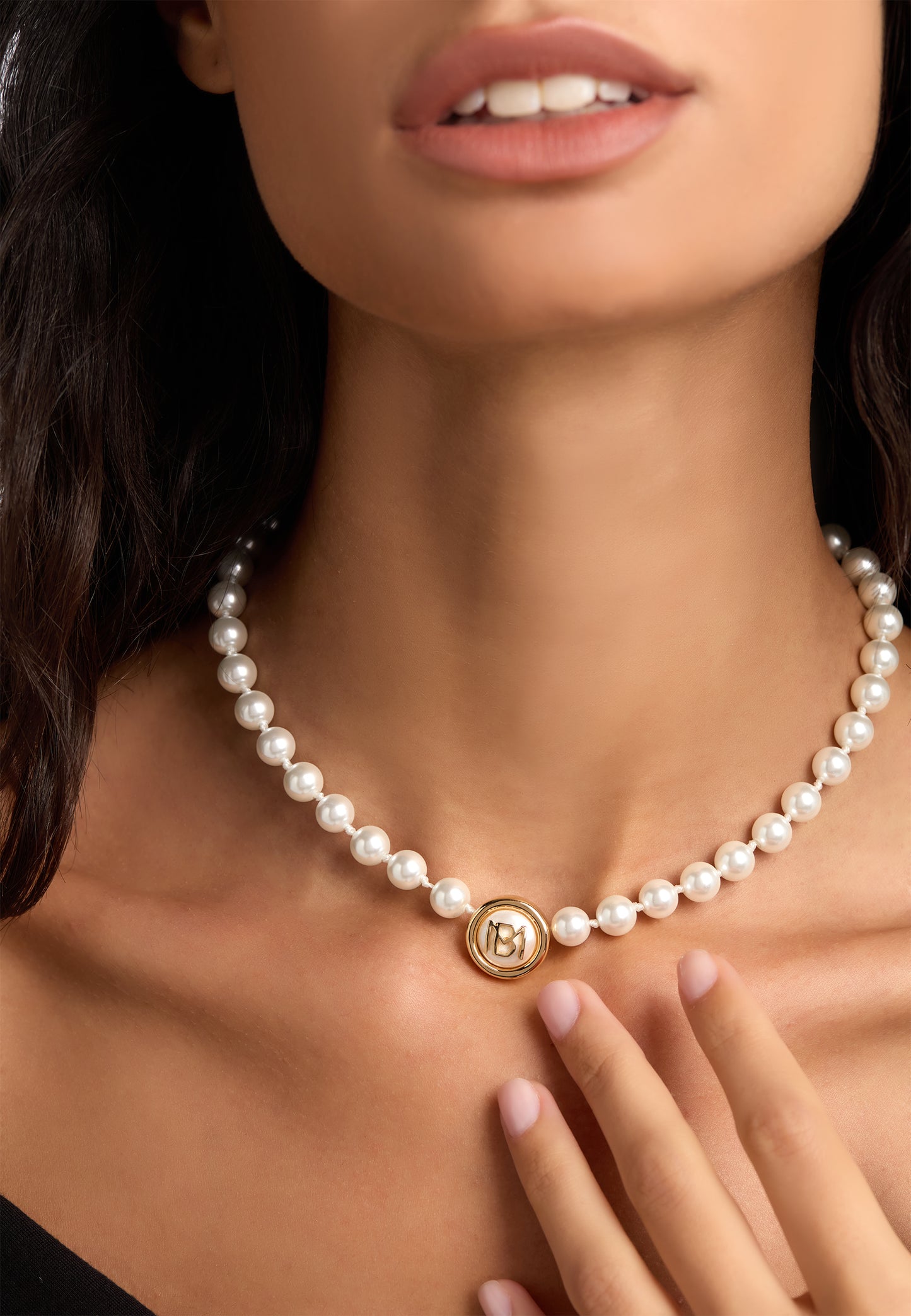 MB Signature Elegant Gold-Plated Pearl Choker