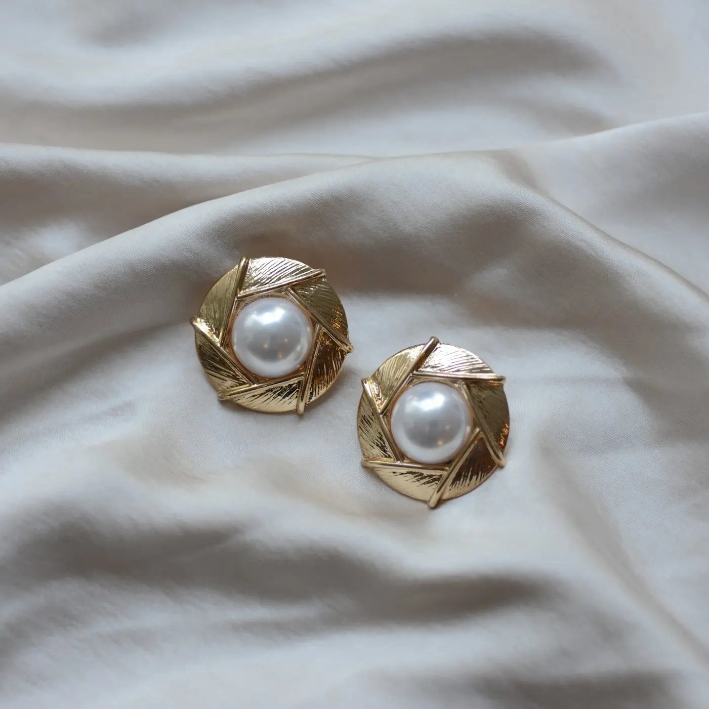 Yara Earrings - Gold Margot Bardot Online