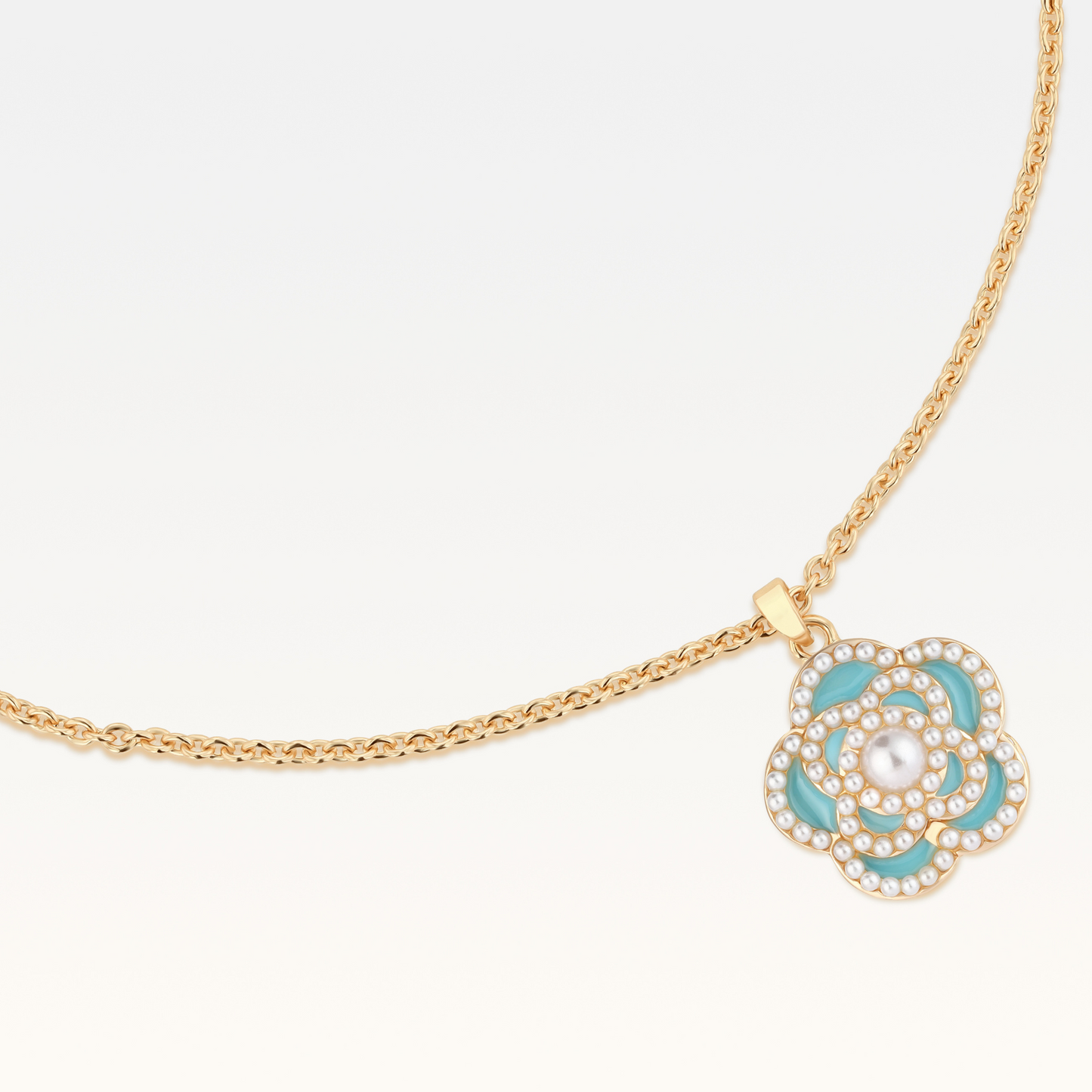 MB Signature Gold-Plated Azure Breeze Camélia Pearl Necklace