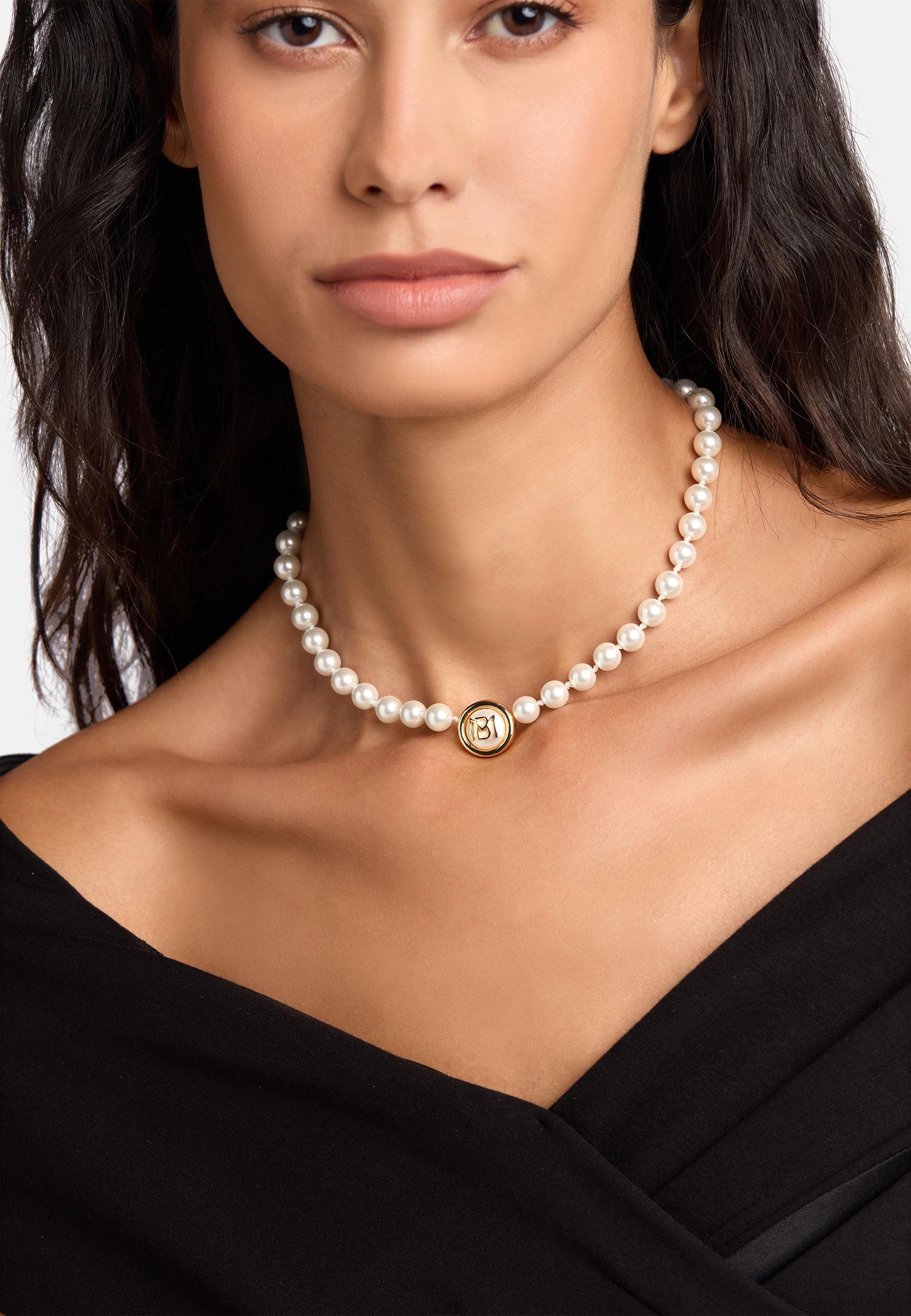 MB Signature Elegant Gold-Plated Pearl Choker