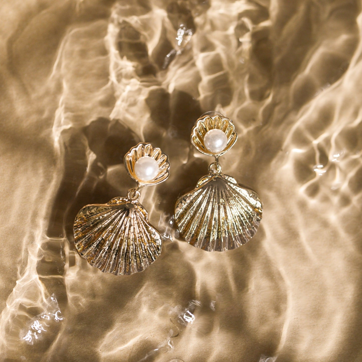 Ariel Pearl Shell Earrings Small - Gold